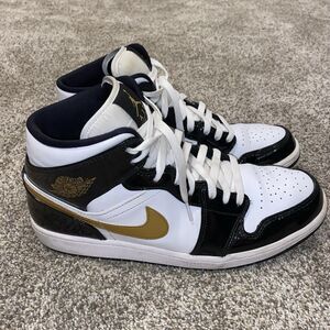 Men's Air Jordan Size 11.5 Retro 1 Mid 'Patent Black White Gold' 852542-007